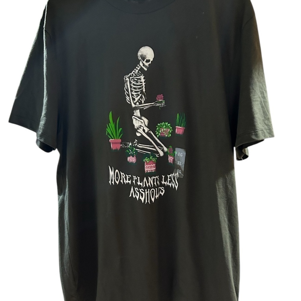 Green Graphic Tee with Skeleton and plants Design - Picture 7 of 7